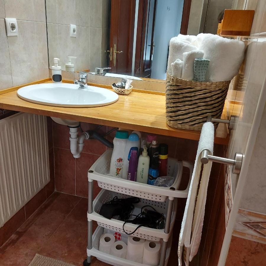 Soleado Piso Con Garaje Y Piscina A 8' Centro Lägenhet Castro Urdiales Exteriör bild